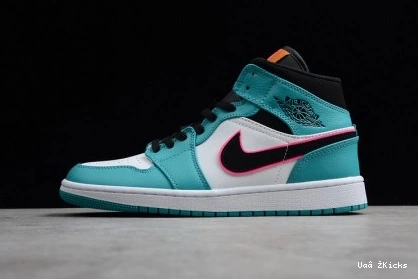 3504 Jordan Air South Minimalist Mid 272 1 852542- Beach 0825